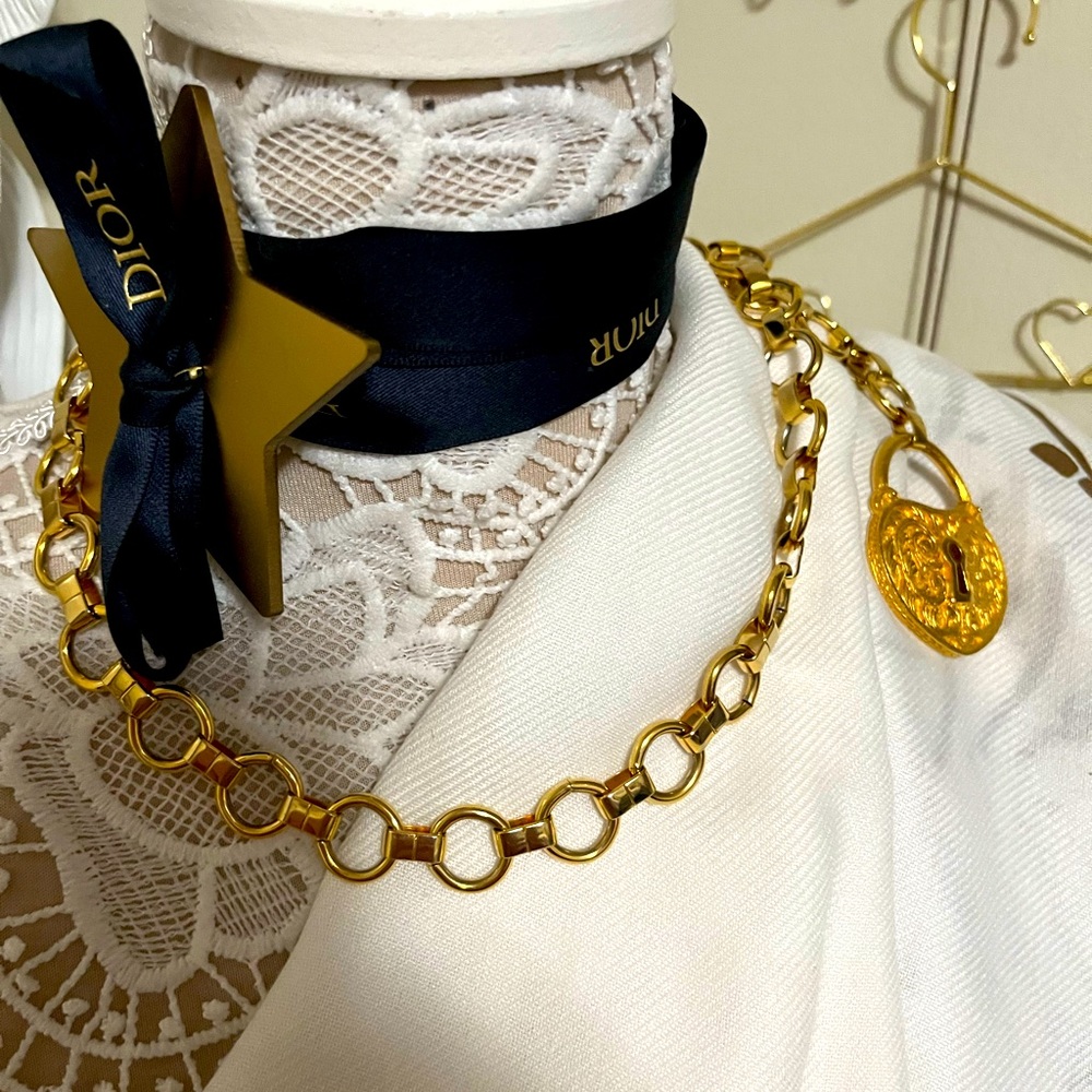 RARE Judith Leiber Belt